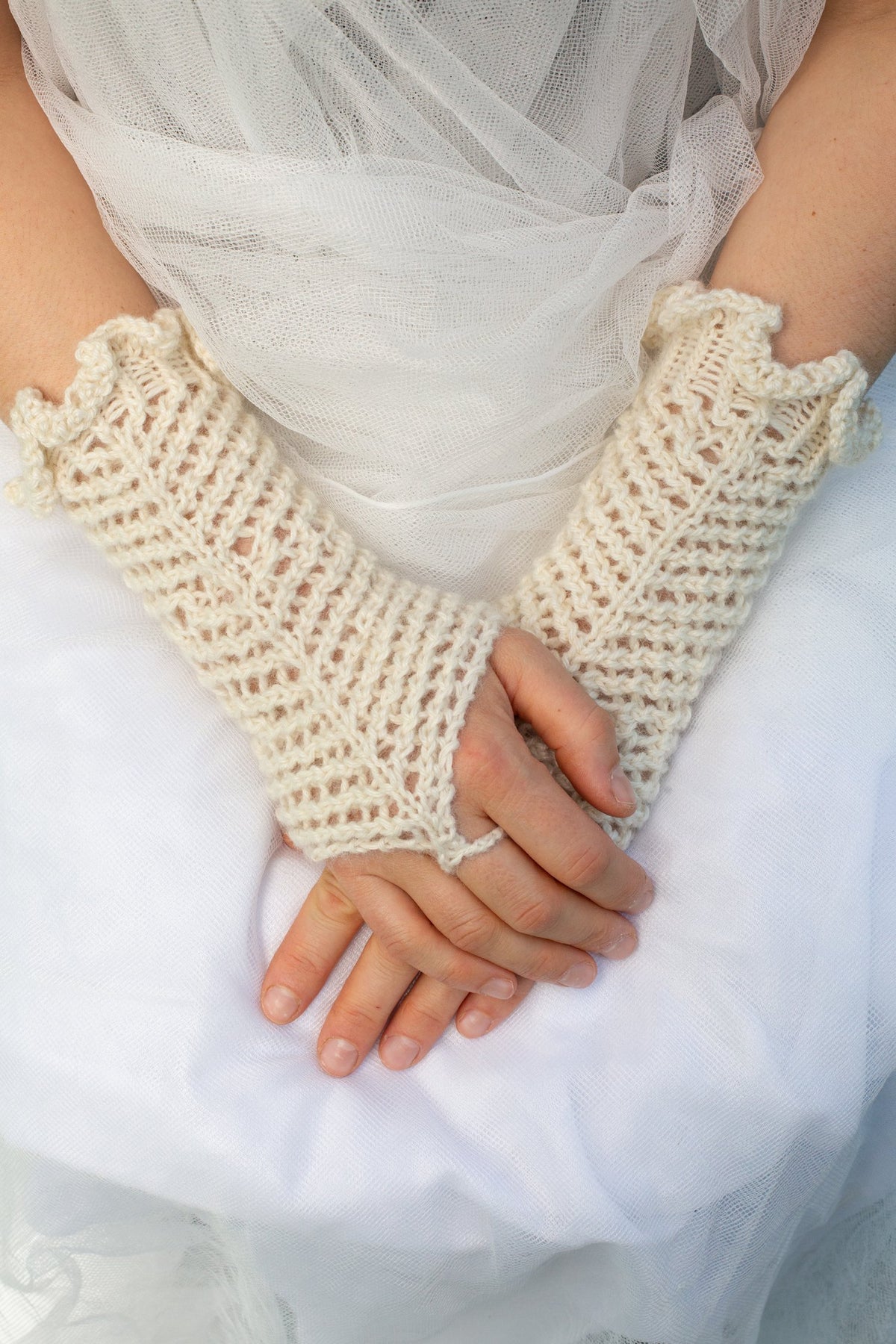 image of Purdi Gloves by Tracy Birch